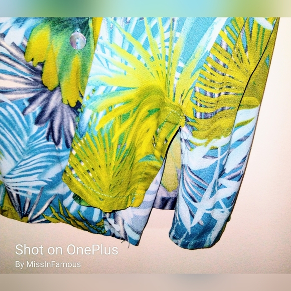 Clio ll Fern Print Button Down Sleeveless Blouse. Beautiful Print size 2X - Picture 4 of 6